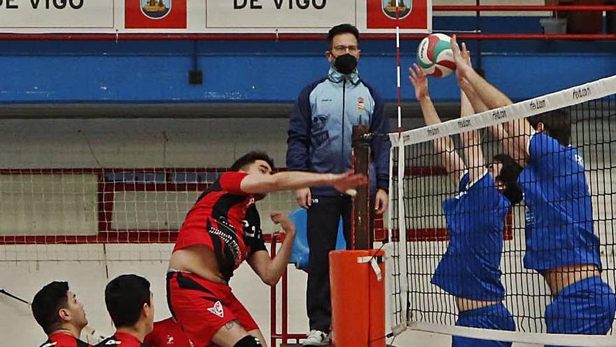 Un partido del Club Vigo durante la pasada temporada. |  // ALBA VILLAR