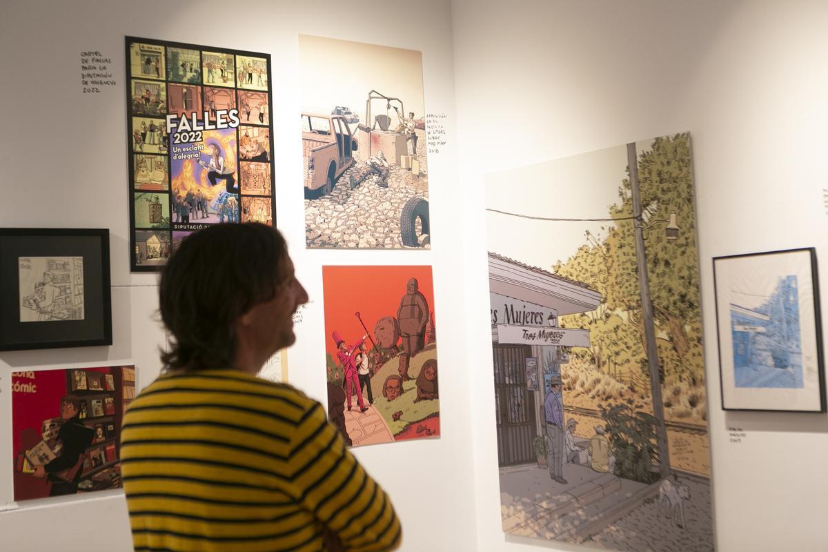 La exposición de Paco Roca en la Sala de Cómic de Avilés: "Dibujante ambulante"