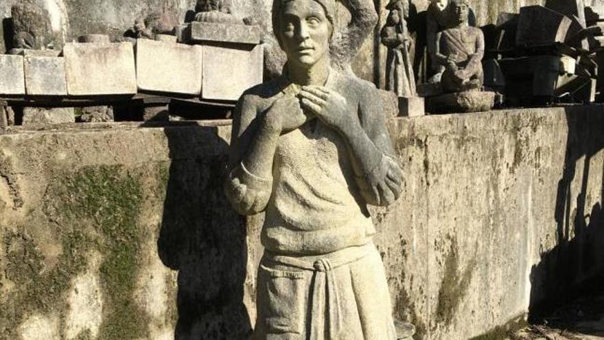 Escultura de María Soliño para el Concello de Cangas.