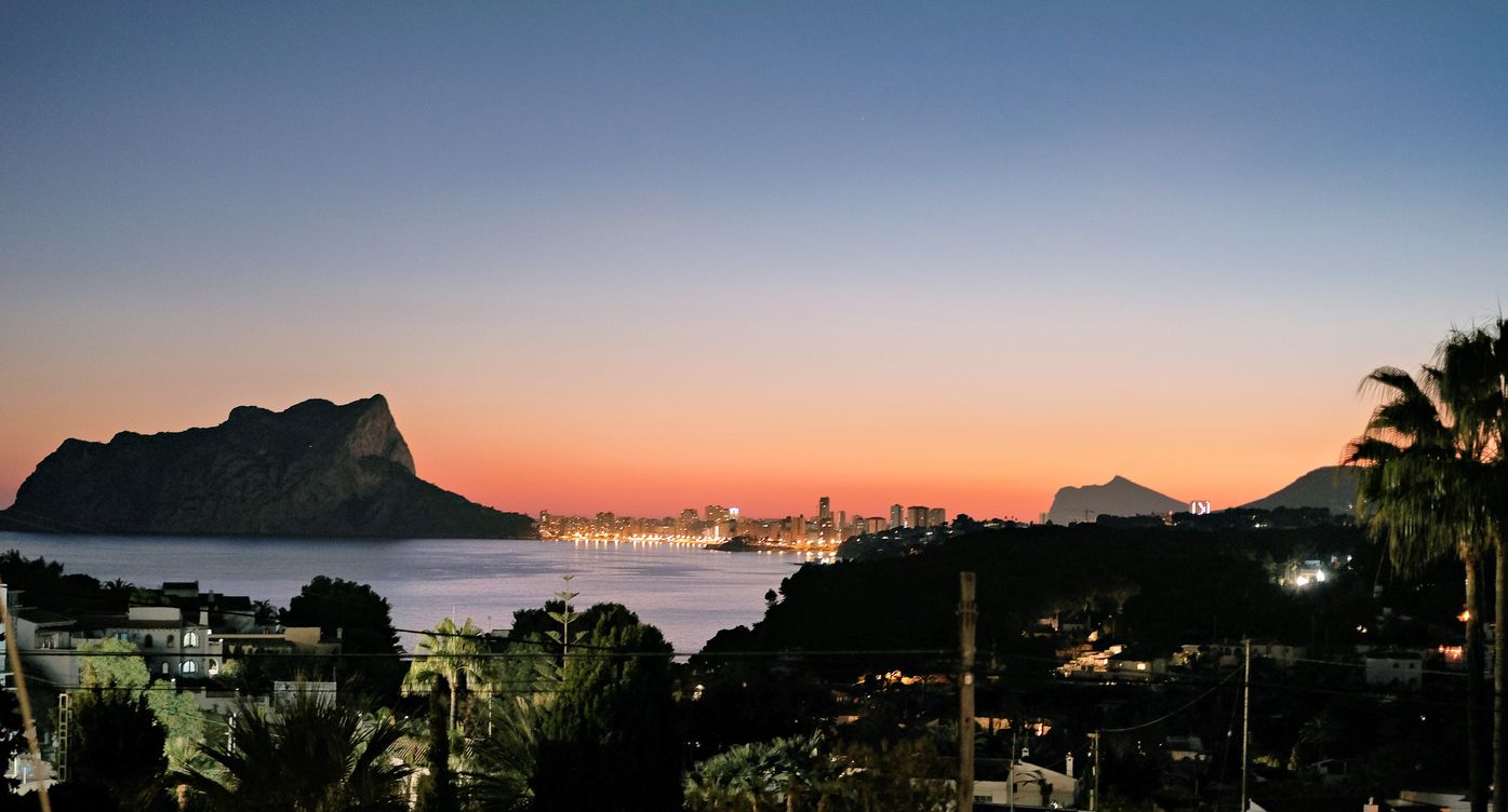 Imagen de Moraira al atardecer.