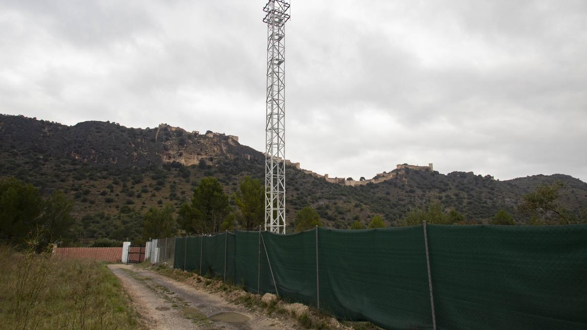 Torre de telefonía instalada en el Camí Altet de Molina nº2