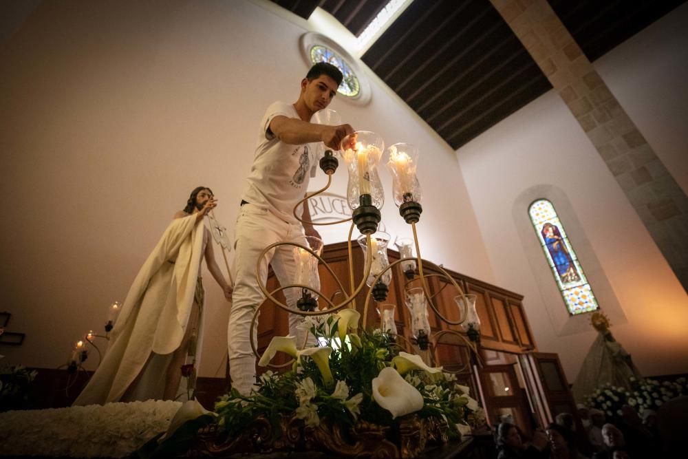 El mal tiempo ha aguado esta mañana los planes de las cofradías Nuestro Padre Jesús Cautivo y Santo Cristo de la Agonía