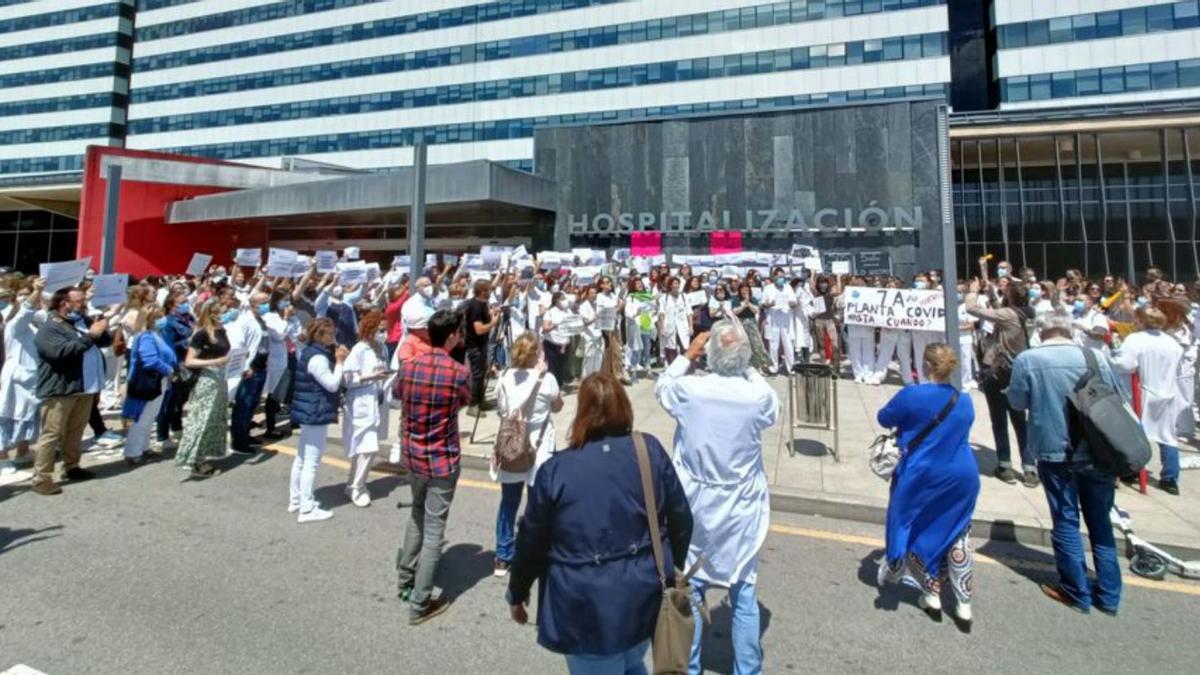 Protesta de las enfermeras del HUCA