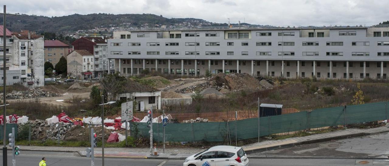 La residencia universitaria del campus ourensano, en el barrio de As Lagoas. |   // BRAS LORENZO