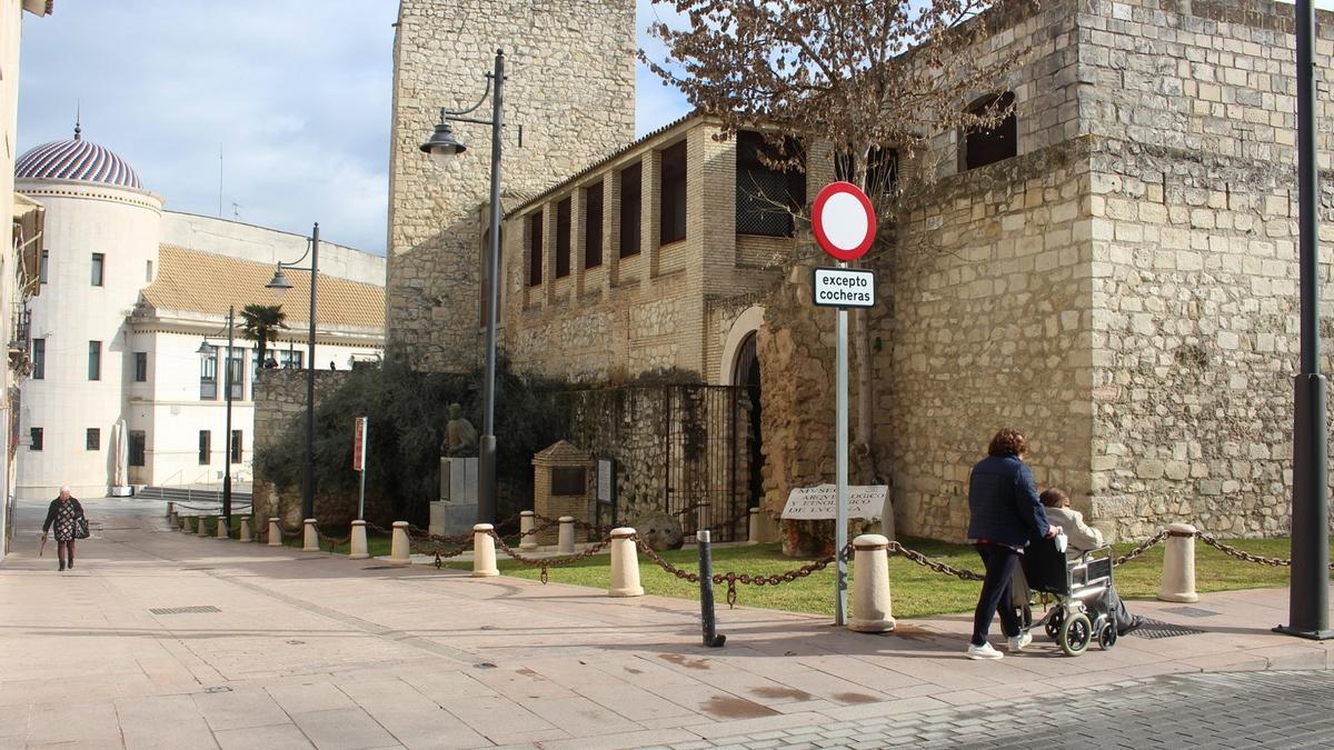 Exterior del Castillo del Moral de Lucena, uno de los edificios incluidos en el contrato.