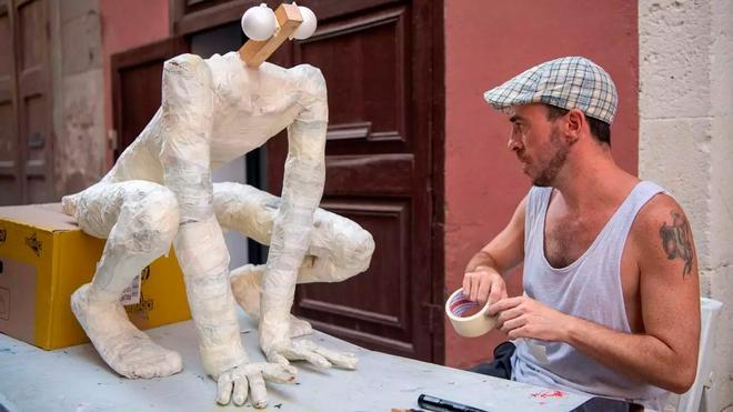 Los secretos de las cinco calles de las fiestas de Gràcia que se vestirán de Tolkien: "Cada una ha trabajado a su manera"