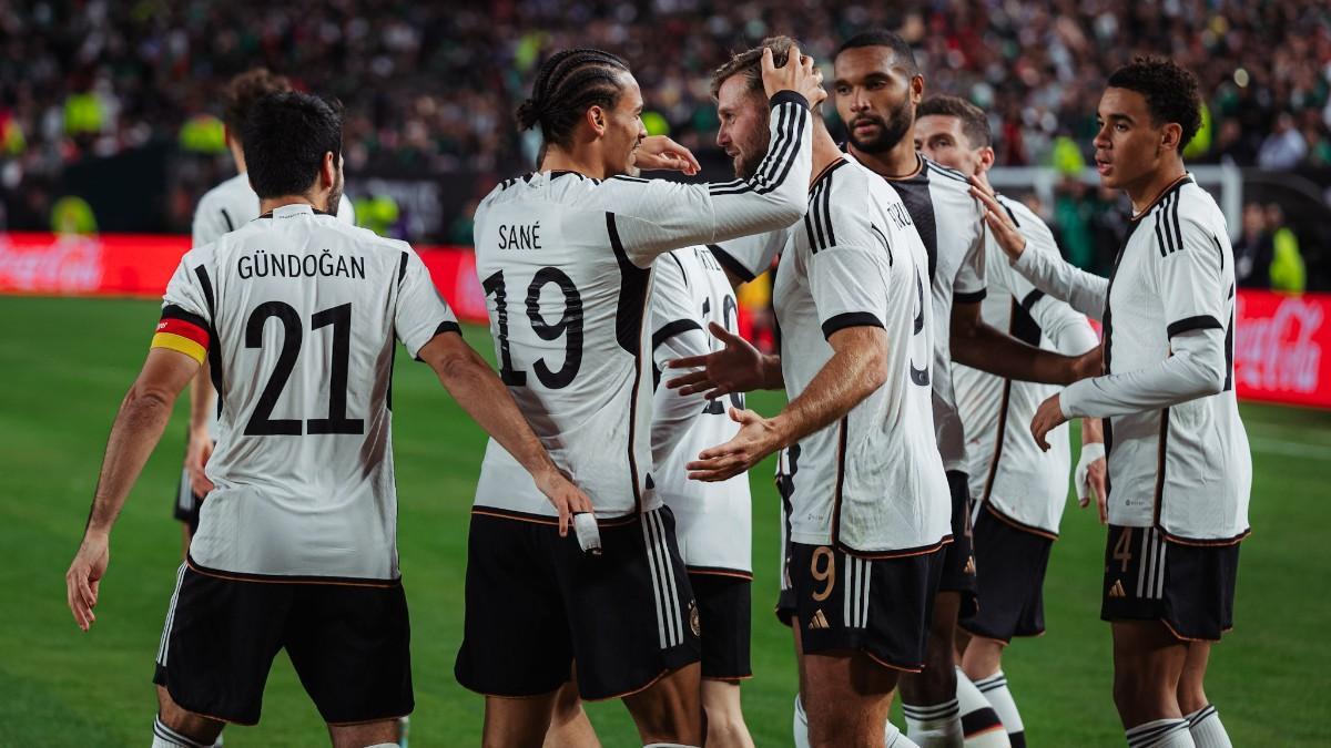 Los jugadores de Alemania celebran un gol en el amistoso contra México