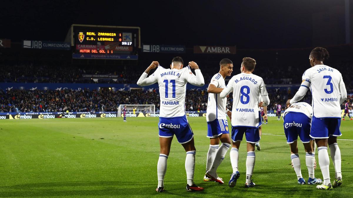 Maikel Mesa, Mouriño, Marc Aguado y Jair, tras el gol del canario.