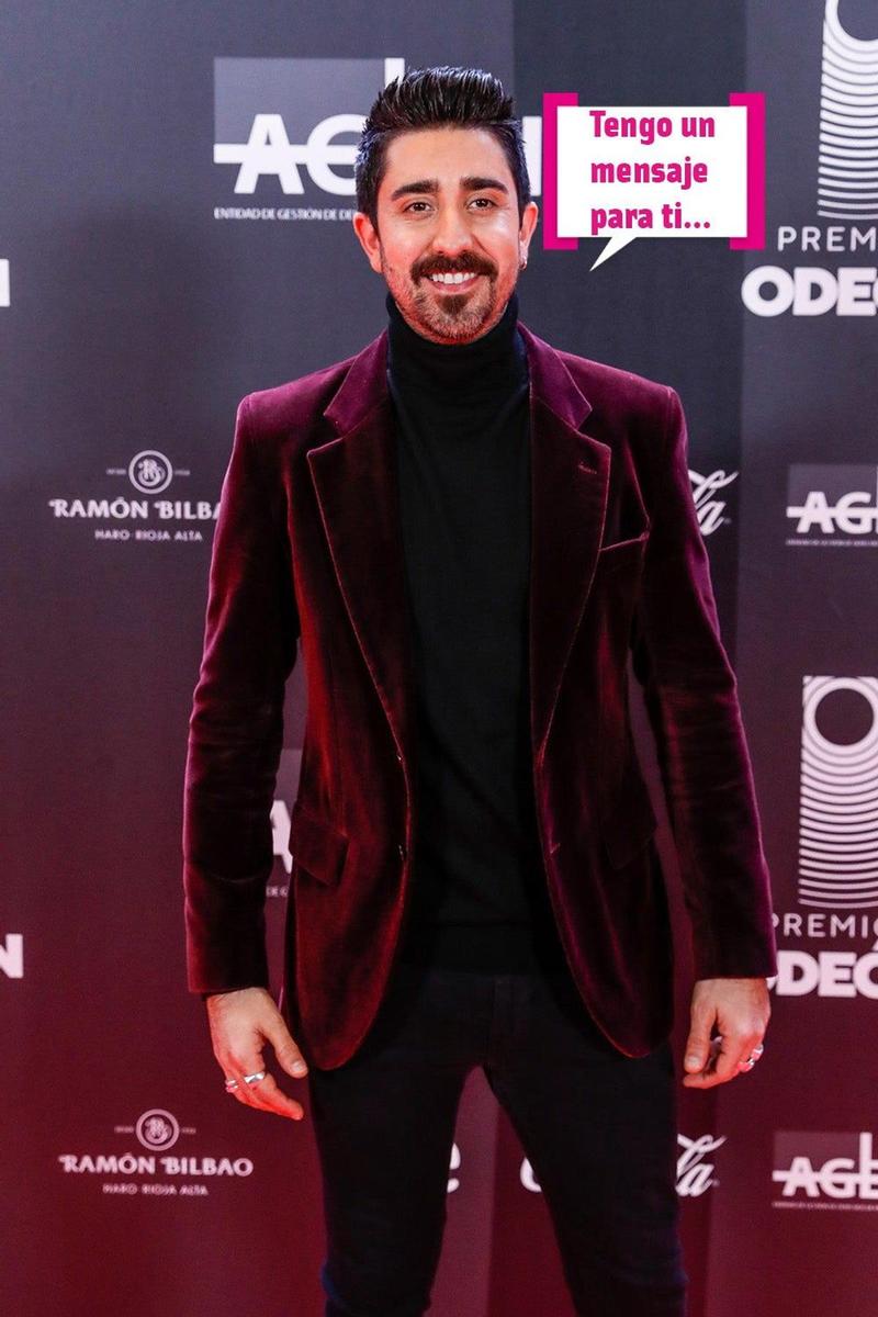 Álex Ubago en la alfombra roja de los 'Premios Odeón 2020'