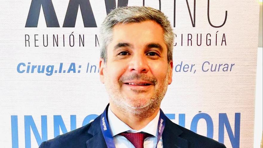 Dr. Omar Carreño, coordinador de la Unidad de Pared Abdominal del Hospital Vithas Valencia Turia.