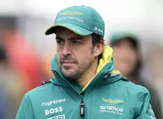 Fernando Alonso renueva con Aston Martin hasta 2026