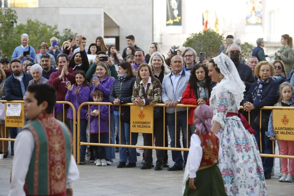 Búscate en la llegada a la plaza de la Virgen