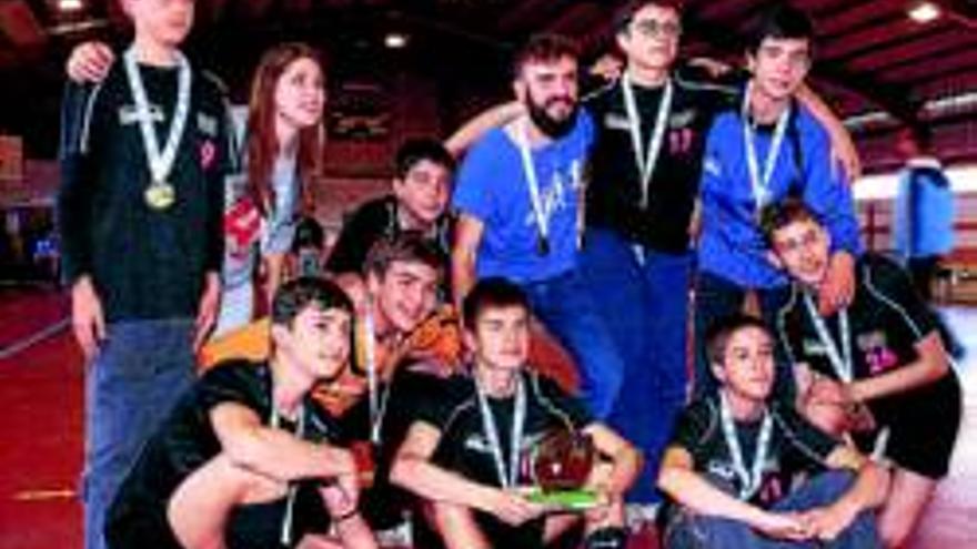 El Club Balonmano Cáceres infantil, campeón de Extremadura, todo un ejemplo a seguir