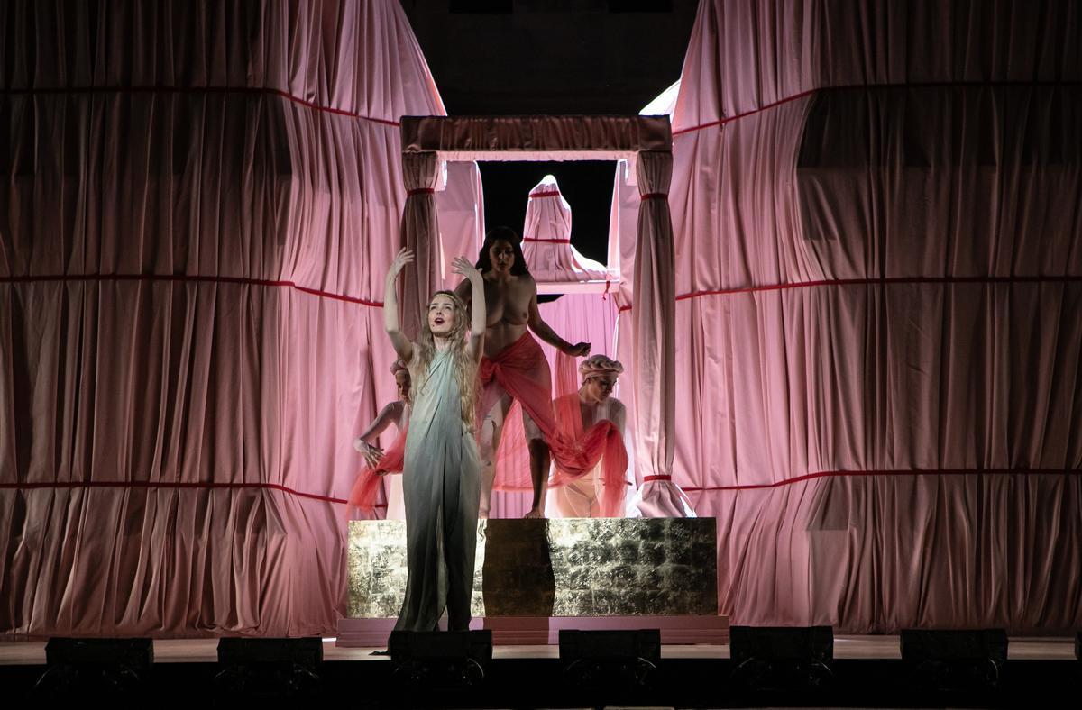 Estreno de la obra 'Safo' en el Festival de Teatro Clásico de Mérida.