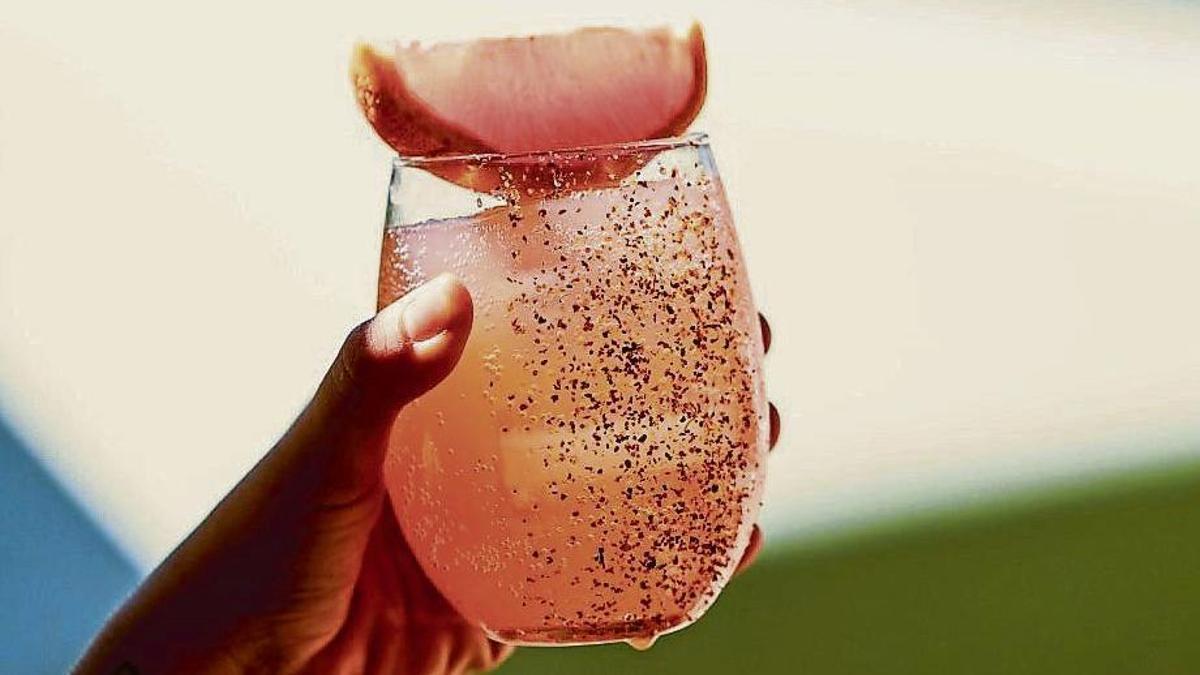 Pomelo Playa offers intimate, Mediterranean and sensory dinners. | IMAGES: POMELO PLAYA