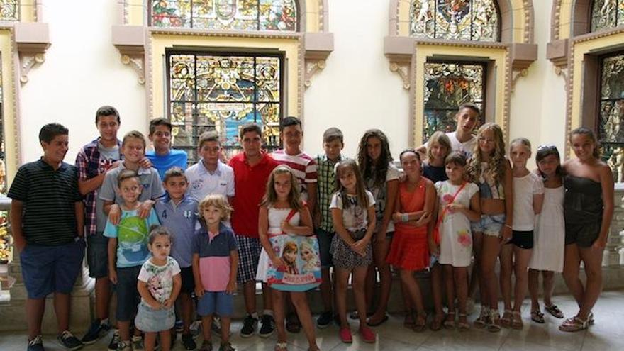 Ayer, los niños bielorrusos desayunaron en el Ayuntamiento.