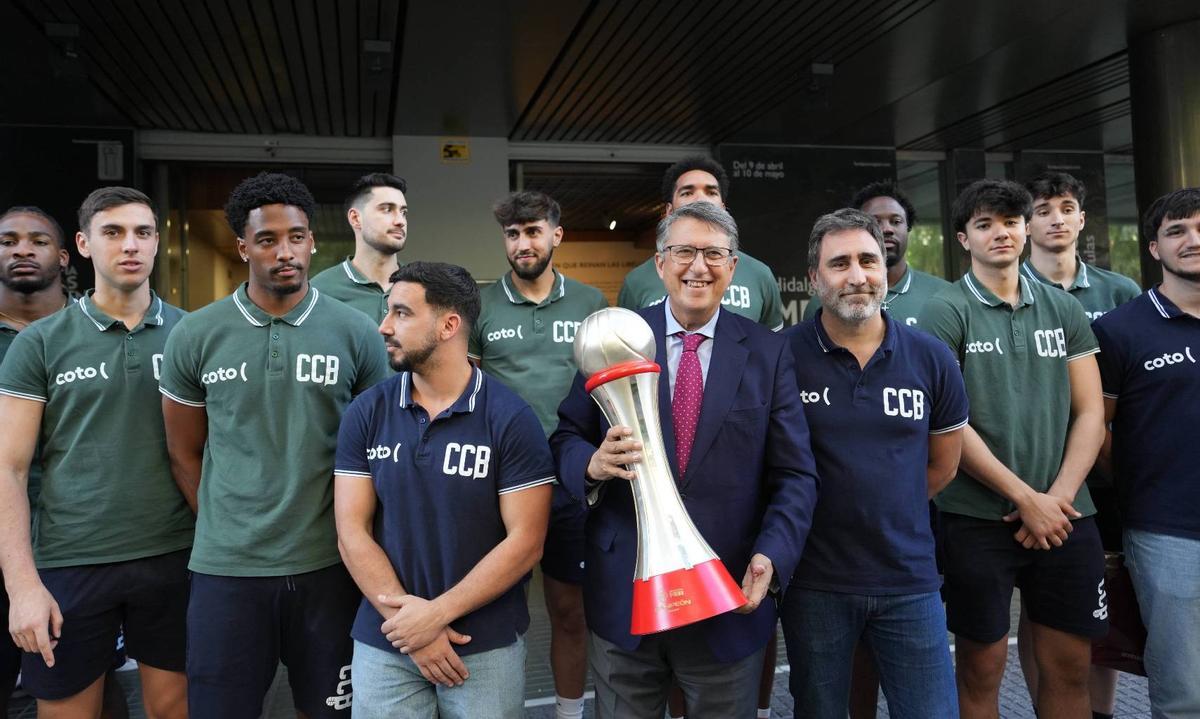 El Coto Córdoba, en las celebraciones por el ascenso a la Primera FEB.
