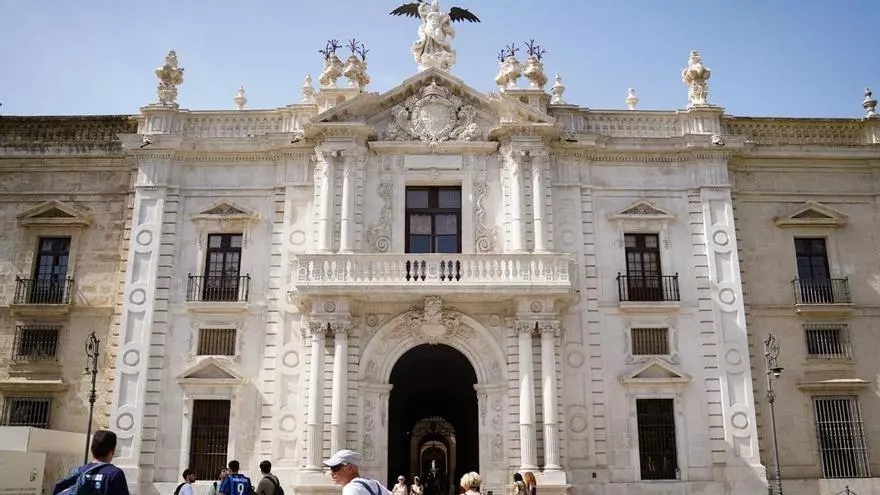 VÍDEO | La US abre una vía para conseguir el graduado aunque los estudiantes tengan una asignatura suspensa