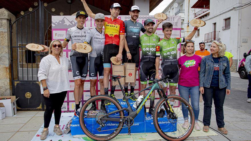 El benaventano Álvaro Lobato se despide del Extremadura-Ecopilas con un tercer puesto por parejas en la Picota Bike Race