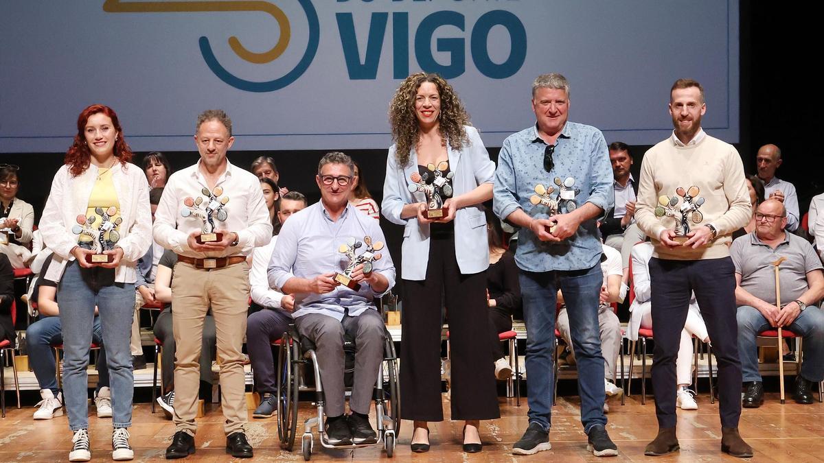 Irene Serrat, el hermano de Chus Lago, Chano Rodríguez, Begoña Fernández, el padre de Andrea Rica y "Pola".