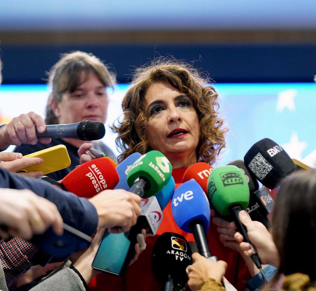 El PSOE es mobilitza per empènyer Sánchez a no deixar la presidència