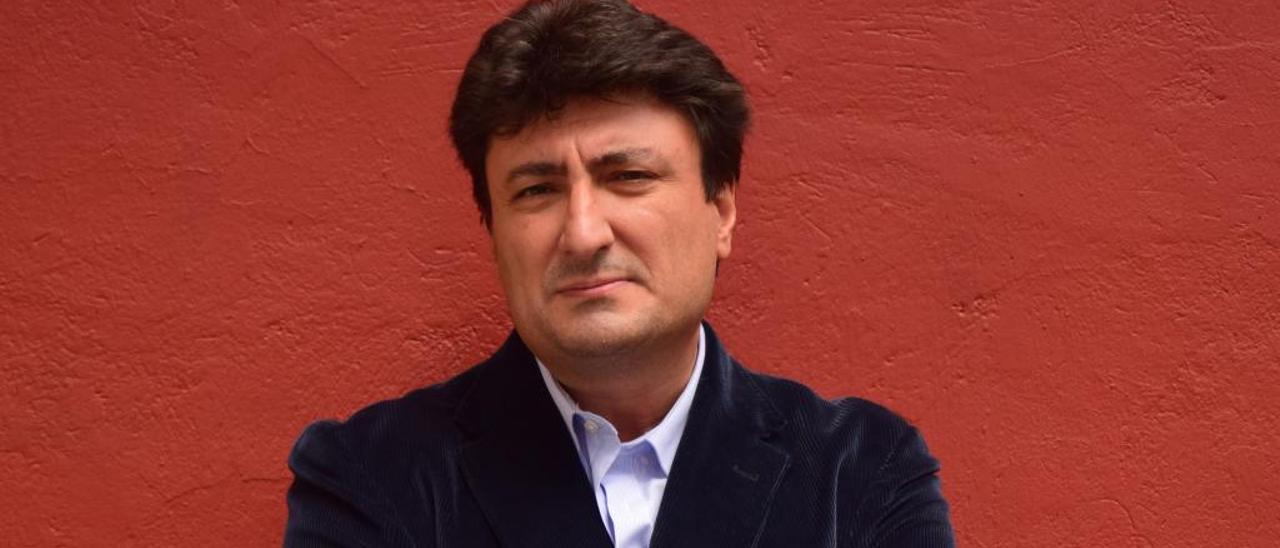 El autor Mario Amorós.