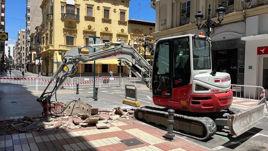 La obra de la zona de bajas emisiones llega la calle Trinidad de Castelló