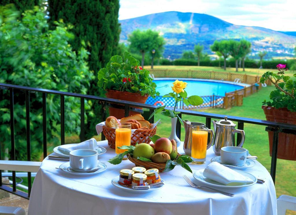 Desayuno en el Parador de Verín.
