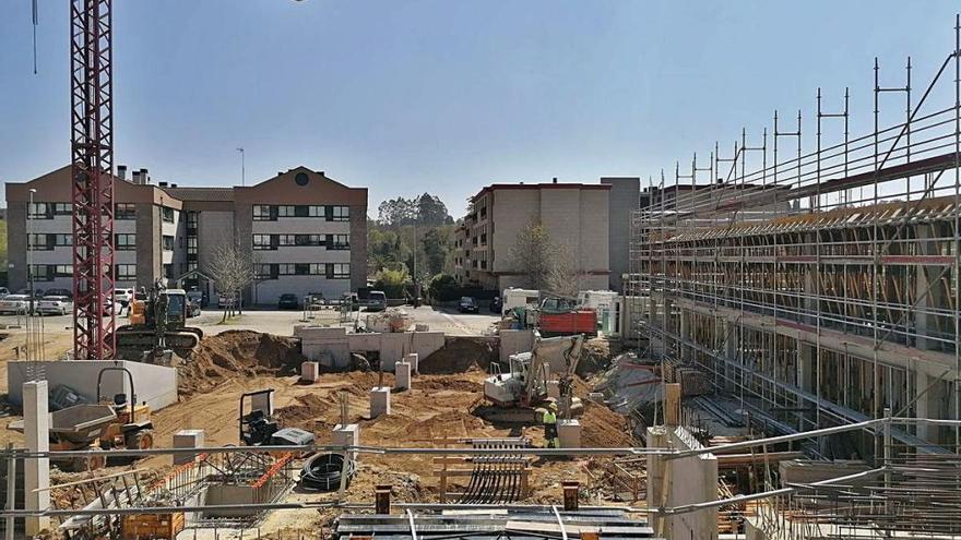 Trabajos de construcción de la residencia privada de Santa Cruz durante el pasado martes.