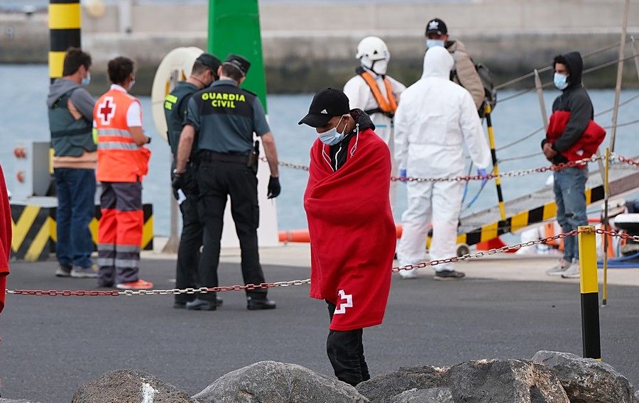 Rescatado un cayuco con 36 migrantes magrebíes al nordeste de Fuerteventura