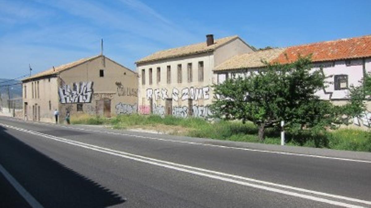 Edificios del complejo de La Farinera en la Font de la Figuera.