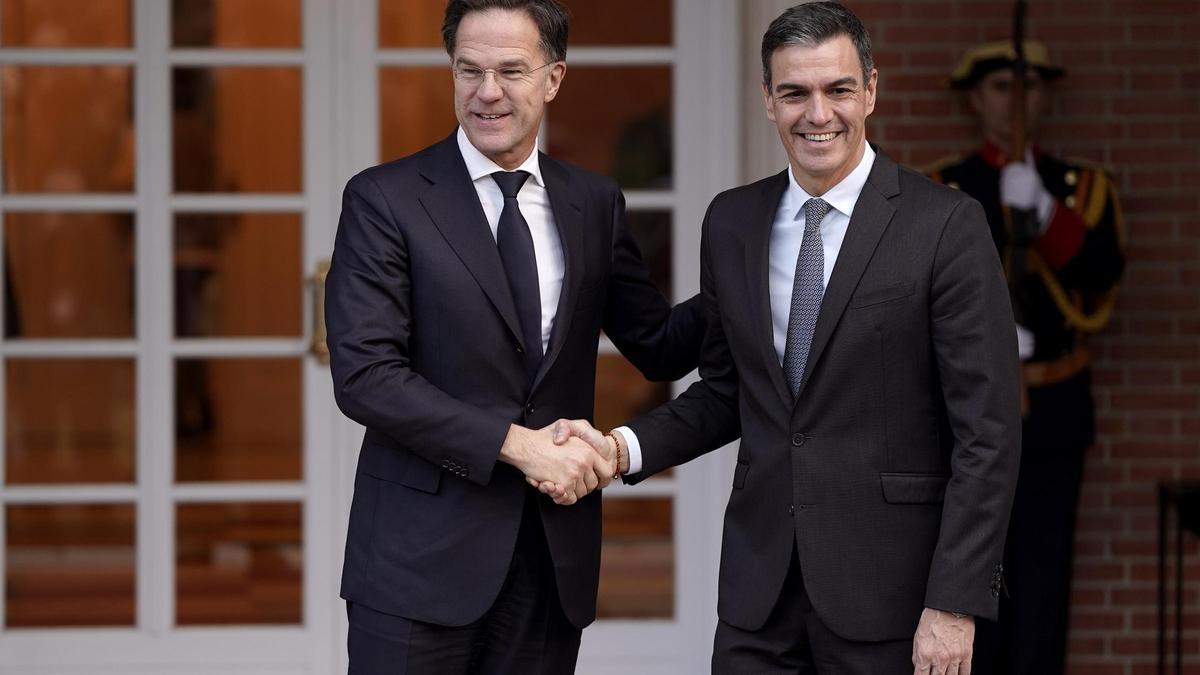 Pedro Sánchez recibe al secretario general de la OTAN, Mark Rutte, el pasado 27 de enero en La Moncloa.