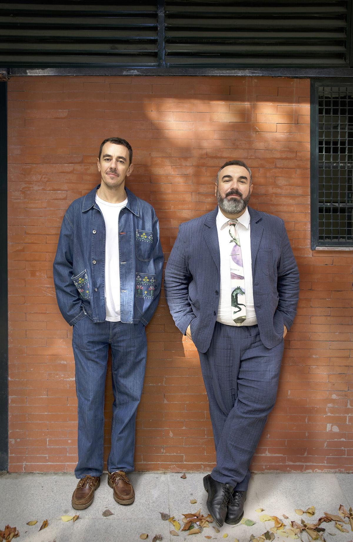 Alberto Casado y Rober Bodegas, de Pantomima Full, posan en una foto promocional de su espectáculo.