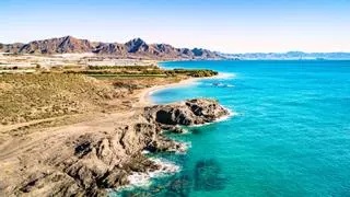 El refugio de Pedro Acosta es un pueblo pesquero murciano: "Estoy a gusto aquí, y pagaría por estar aquí"