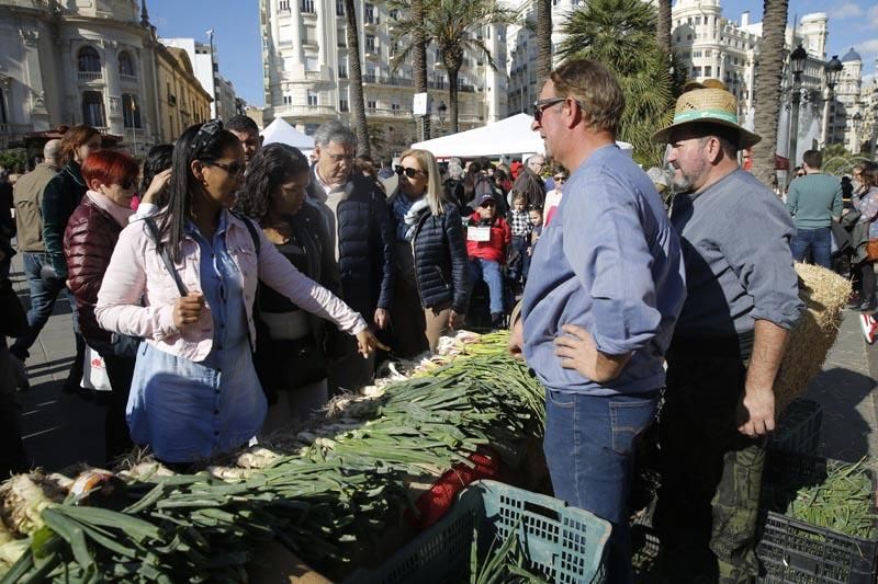 Los productos de proximidad llegan a la ciudad en "De l'horta a la plaça"