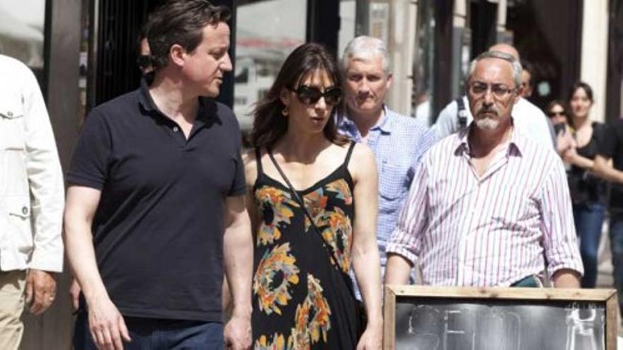 David Cameron y su esposa pasan el día en Granada