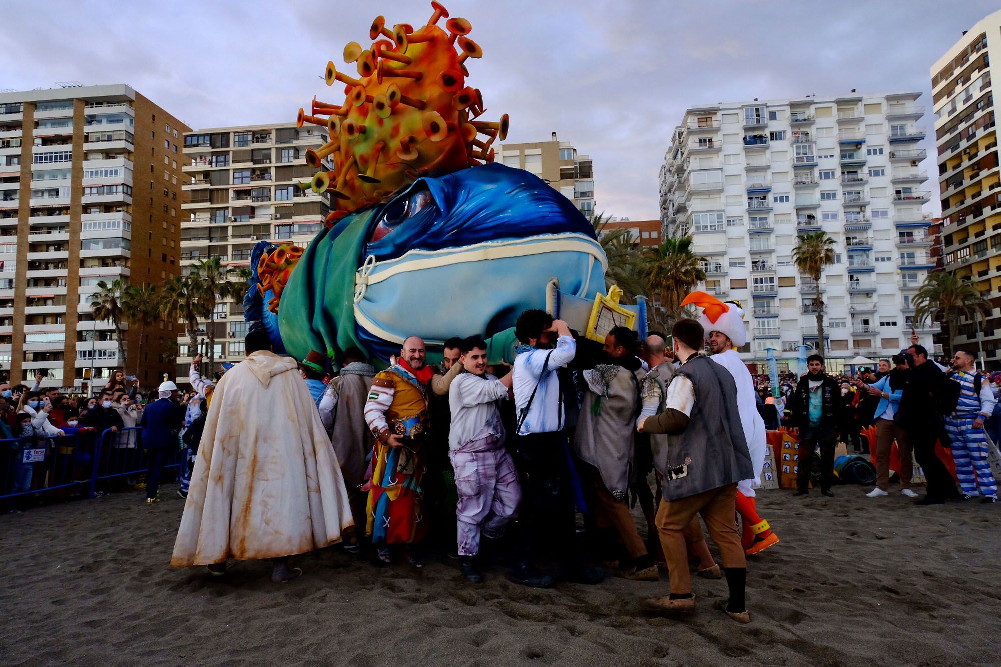 Las imágenes del Entierro del Boquerón del Carnaval de Málaga 2022