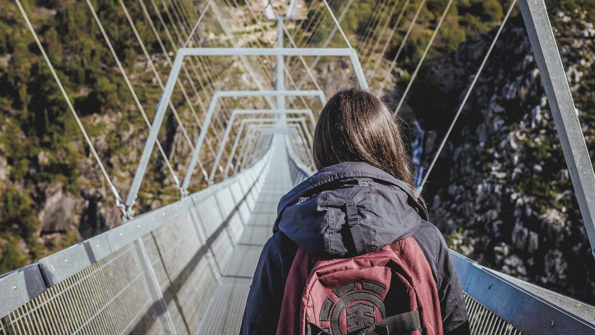 Así se construyó el mayor puente colgante peatonal del mundo, a 3 horas de Vigo