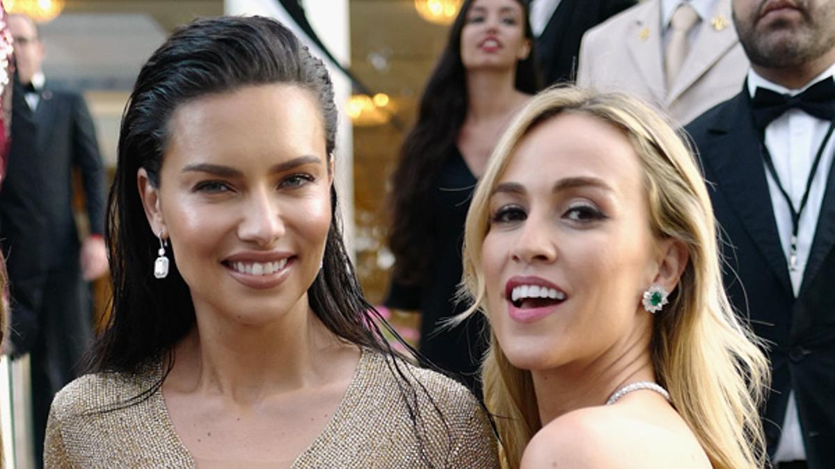 Carmen Jordá junto a Adriana Lima en el Festival de Cannes 2018