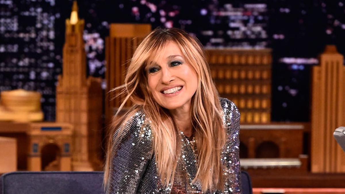 Sarah Jessica Parker cambia de look y se atreve con el flequillo de lado