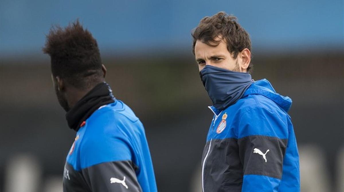 Stuani (dreta) i Caicedo, durant un entrenament de l’Espanyol.
