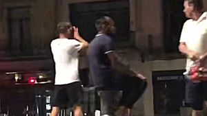 un turista insulta a unas protitutas en la rambla de barcelona