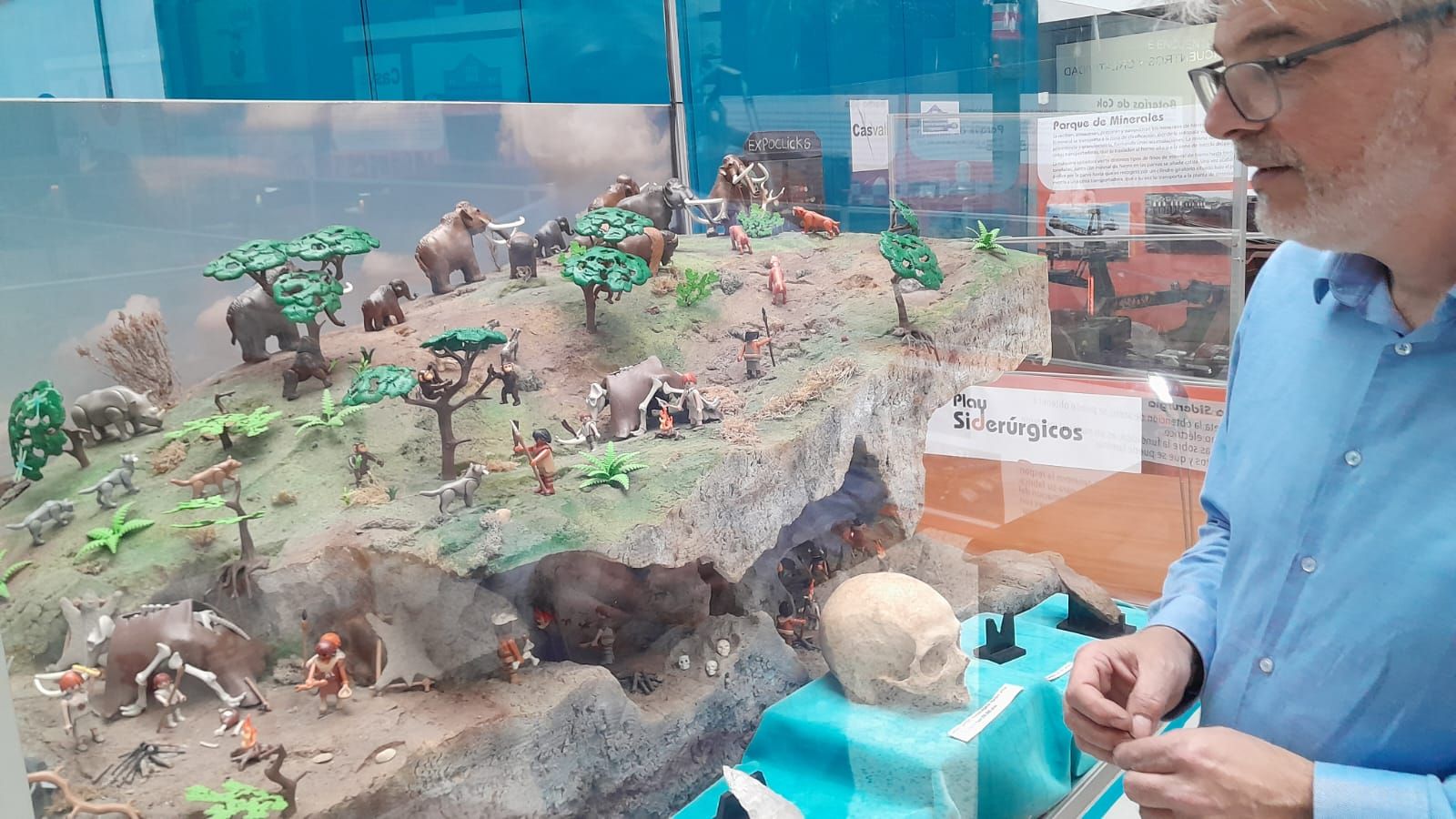 Así es la exposición de Playmobil abierta en El Entrego: un homenaje a la historia de este juguete y también a la de Asturias