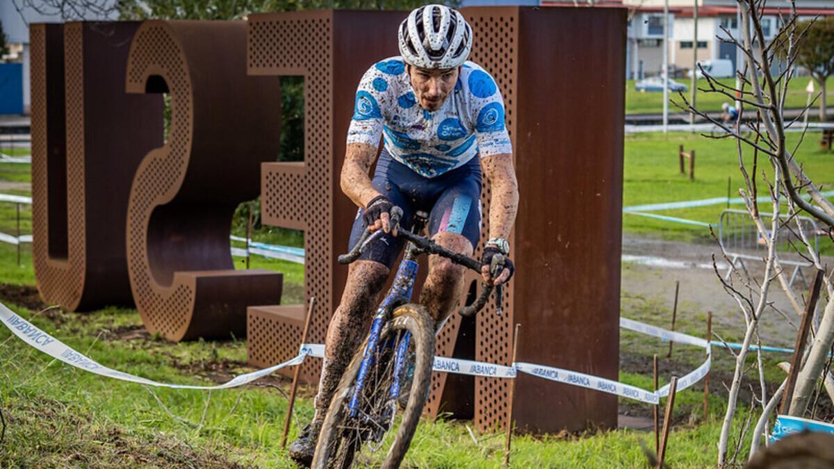 El ciclista vigués Samuel González
