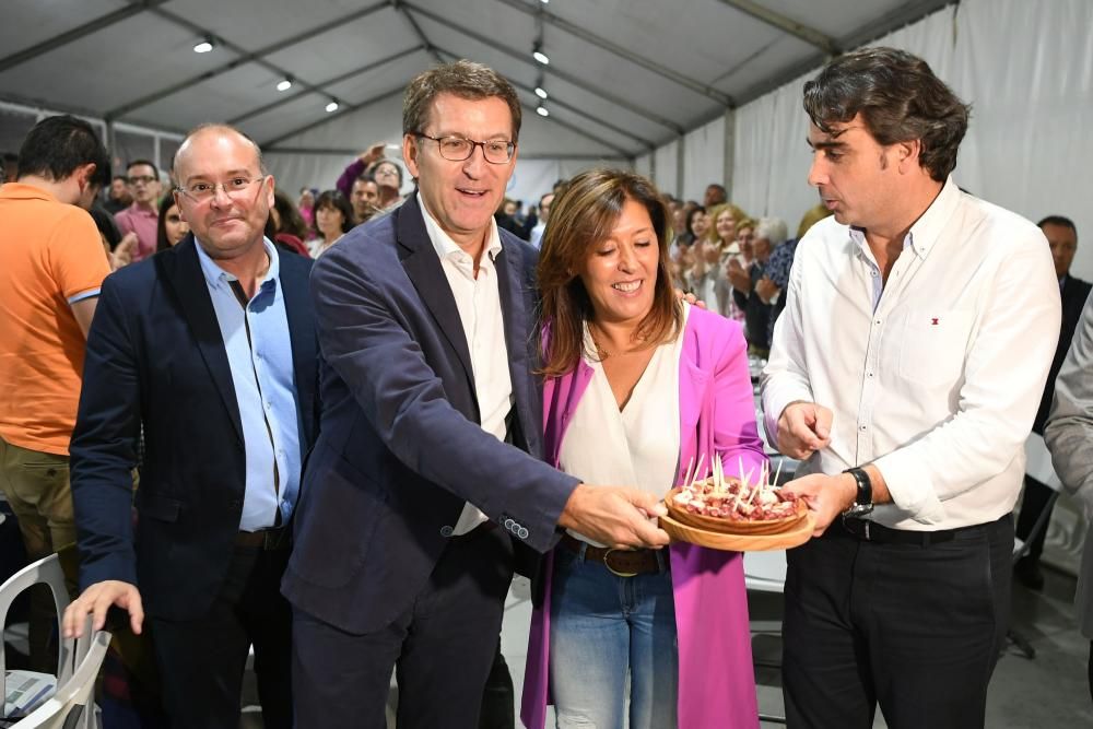 Núñez Feijóo, en la precampaña con Mato