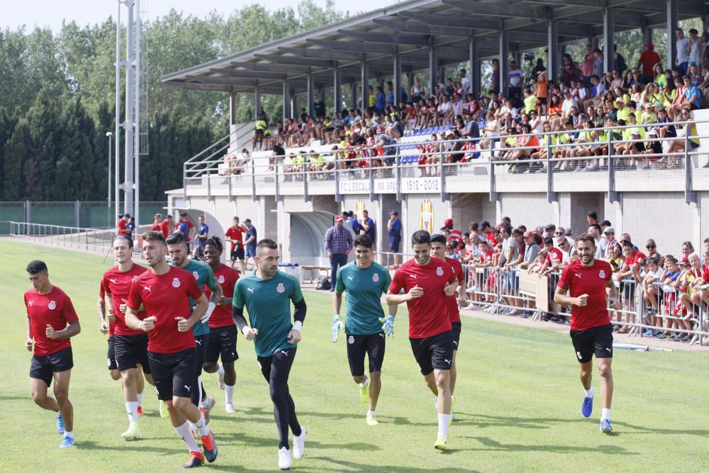 Entrenament de portes obertes del Girona FC a l'Escala