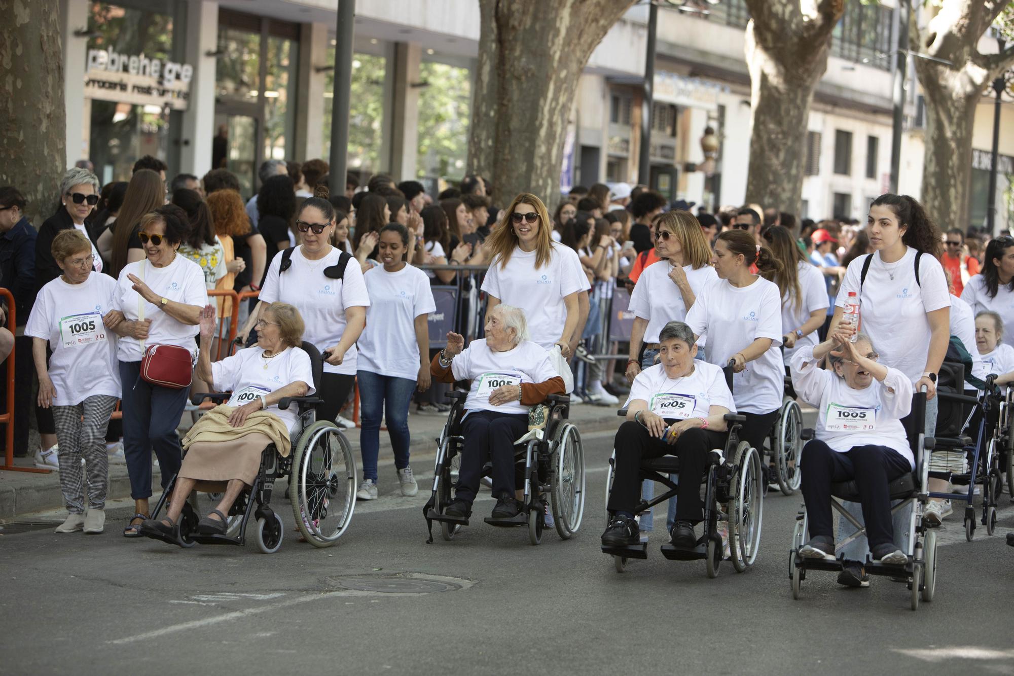 Más de 1.200 personas participan en la XV edición de la carrera de Aspromivise