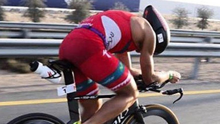 Javier Gómez Noya gana el Medio Ironman de Dubai