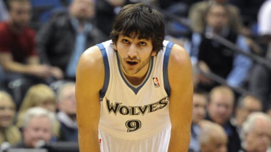 Ricky Rubio cuajó una gran actuación en su debut en la NBA con los Timberwolves.