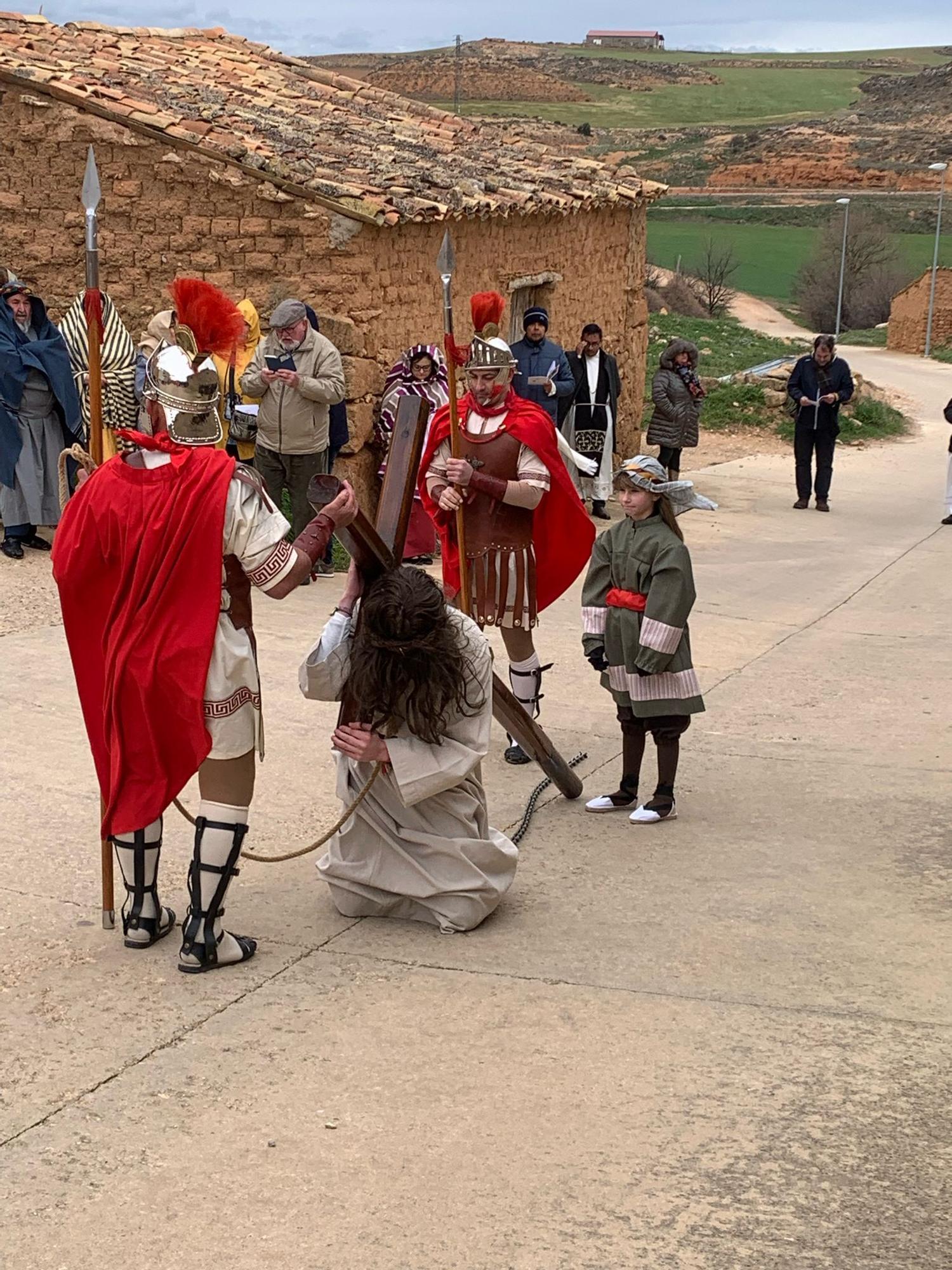 Las imágenes de la peregrinación cuaresmal de Vila-real a Torrehermosa, localidad natal de Sant Pasqual